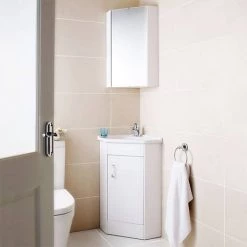 Hudson Reed - Design Gloss White Corner Mirror Cabinet with one shelf - LQ059 2 Hudson Reed - Design Gloss White Corner Mirror Cabinet with one shelf - LQ059 -Victorian Plumbing Shop LQ059 d13 460